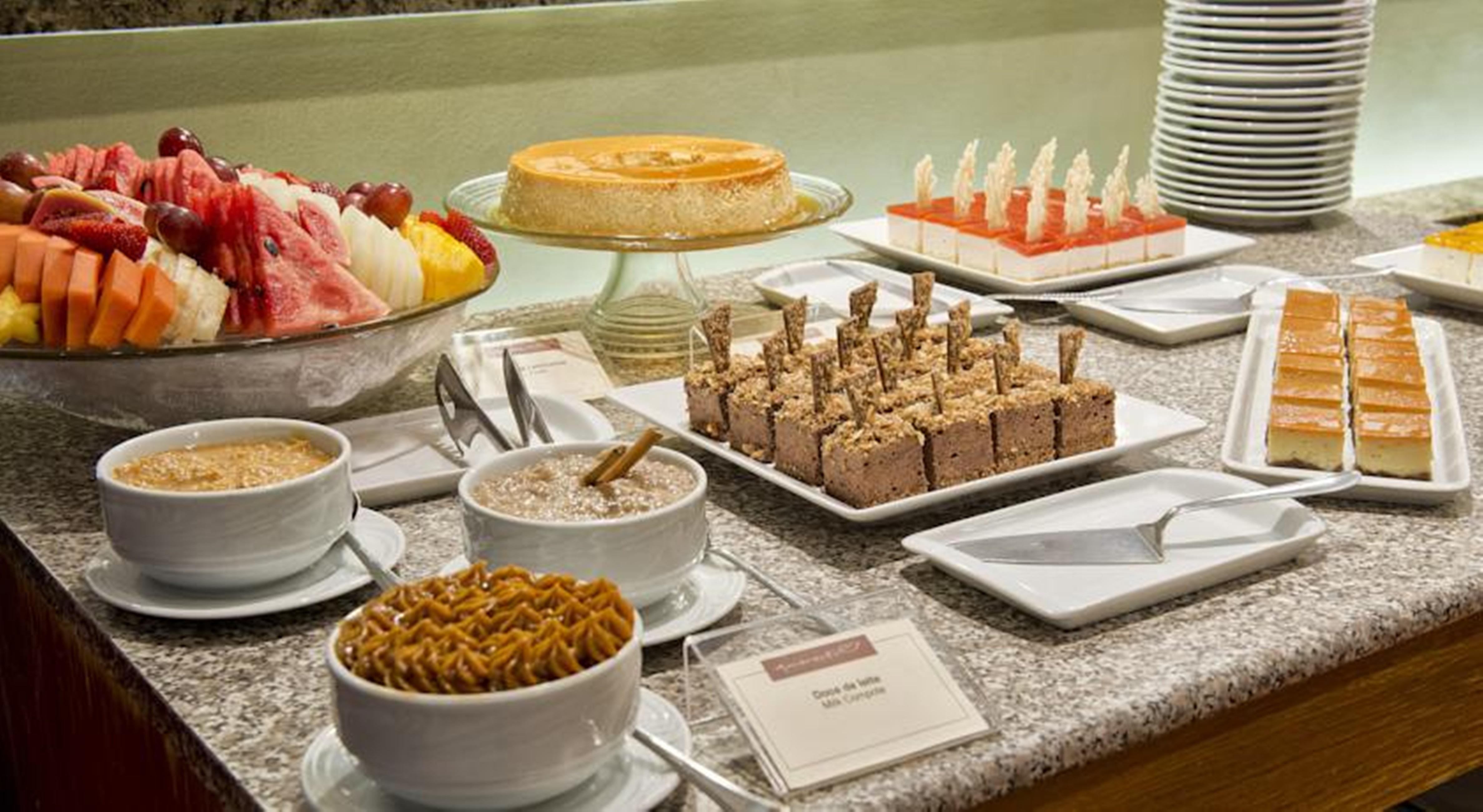 Melia Paulista Hotel Sao Paulo Exterior photo A selection of desserts